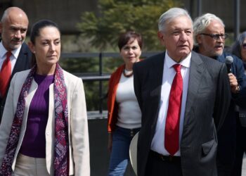 Como pocas veces ha ocurrido y después de más de un año de no andar juntos por la capital, la jefa de Gobierno Claudia Sheinbaum y el presidente Andrés Manuel López Obrador realizaron una inauguración de obra pública juntos aquí en la Ciudad de México.