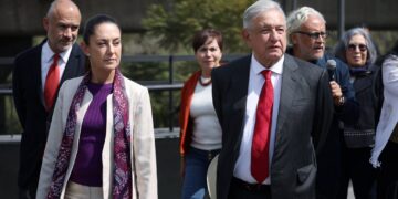 Como pocas veces ha ocurrido y después de más de un año de no andar juntos por la capital, la jefa de Gobierno Claudia Sheinbaum y el presidente Andrés Manuel López Obrador realizaron una inauguración de obra pública juntos aquí en la Ciudad de México.