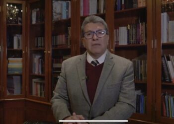 "El partido comienza a fijar reglas políticas e incluye a cuatro en la cuatro. Cuatro aspirantes, tres los que refiere constantemente el presidente de la República y un servidor, lo que me parece un gesto correcto".