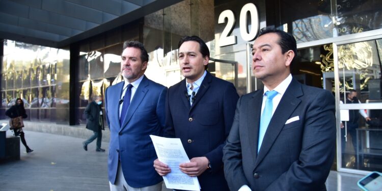 Los panistas no quitan el dedo del renglón, y ahora escalaron a nivel federal su denuncia en contra de la jefa de Gobierno, Claudia Sheinbaum, por lo que llaman “tragedias en el Metro”,