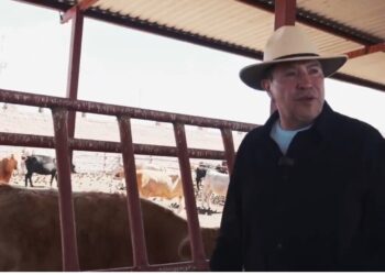 En Senado vamos a ampliar concesiones de agua a campesinos: Monreal