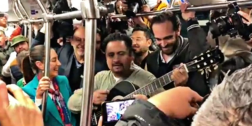 A Sheinbaum le armaron un show, una fiesta, para la reapertura del tramo subterráneo de la Línea 12 del Metro, como si se tratara de una obra nueva, cuando en realidad a ellos se les desplomó causando la tragedia de 26 muertos y más de 100 heridos.
