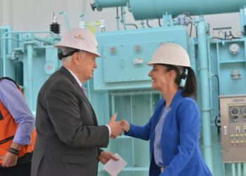 Hasta se antoja esta fotografía como una de las principales de la propaganda de campaña de Sheinbaum. Para fraseando al presidente López Obrador, “¡fuera máscaras!”.