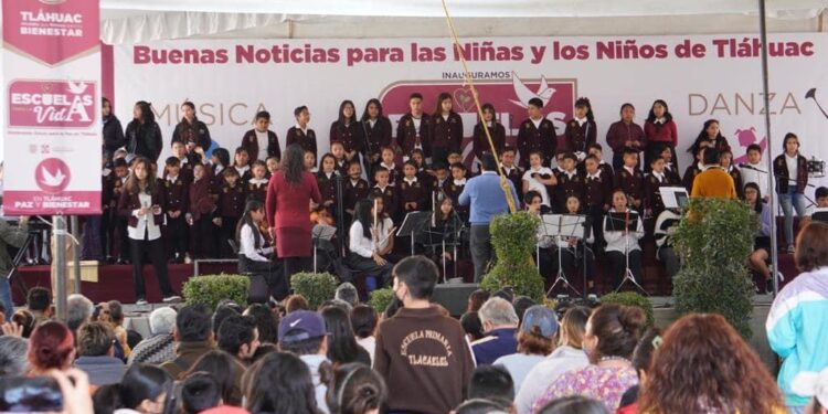 La alcaldesa Berenice Hernández Calderón inaugura en el bosque de Tláhuac “Escuelas para la vida”.