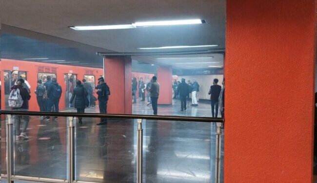 Reportan presencia de humo en estación Jamaica de L-9 del Metro