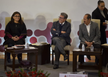 Ricardo Monreal acudió a la convocatoria de los diputados de Morena, en calidad de aspirante a la Presidencia de la República para el 2024, puntual y buen ánimo, positivo y congruente. Les hizo reflexiones sobre el momento que vive México y del proceso democrático interno que llevará al más capaz, más talentoso y de mayor experiencia a contender para suceder al presidente López Obrador.