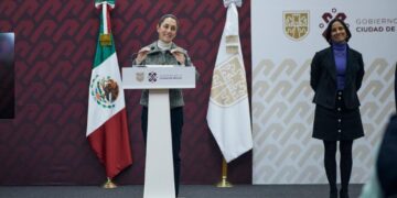 El Gobierno de la Ciudad de México arrancó la aplicación de descuentos en el pago anual anticipado de Predial con 8 por ciento si se realiza en enero y 5 por ciento si es en febrero; cuota fija de 58 pesos bimestrales en predial a grupos vulnerables y adultos mayores a partir de 59 años y 30 por ciento en predial si el valor catastral excede 2 millones 400 mil pesos; 50 por ciento en la cuota bimestral de agua para grupos vulnerables; así como 100 por ciento en tenencia vehicular, pagando el refrendo.