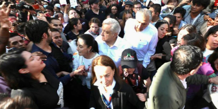 La jefa de Gobierno, Claudia Sheinbaum, se sumó a la convocatoria que hizo el presidente Andrés Manuel López Obrador de realizar una concentración en el zócalo capitalino, so pretexto del aniversario de la Expropiación Petrolera, el próximo 18 de marzo.