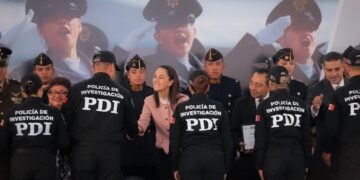 La jefa de Gobierno, Claudia Sheinbaum, destacó la labor de los elementos de la Secretaría de Seguridad Ciudadana (SSC) que han contribuido, según ella, a disminuir en por lo menos el 50 por ciento los delitos de alto impacto en la Ciudad de México, “lo que no tiene precedentes”, dijo.