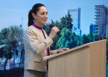 “La oposición se va a quejar si salgo, si no salgo; si hago, si no hago. Sí voy a seguir saliendo y dedicándome a la Ciudad, como lo he hecho hasta ahora”, dice Sheinbaum.