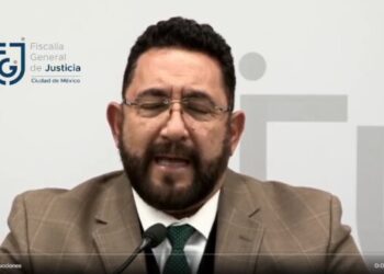 La Fiscalía General de Justicia de la capital (FGJ) informó que consiguieron un mandato de captura contra el diputado del PAN, Christian Von Roehrich de la Isla, a quien le imputan el delito de “uso ilegal de atribuciones y facultades cometido por servidor público”.