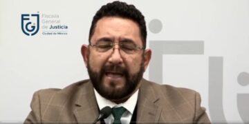 La Fiscalía General de Justicia de la capital (FGJ) informó que consiguieron un mandato de captura contra el diputado del PAN, Christian Von Roehrich de la Isla, a quien le imputan el delito de “uso ilegal de atribuciones y facultades cometido por servidor público”.