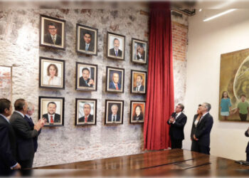Inaugura Monreal en Xicoténcatl galería de expresidentes de la Junta de Coordinación Política