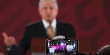 Desmiente AMLO carta con posibles sucesores de Gertz Manero