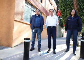 Supervisa Giovani Gutiérrez rehabilitación de banquetas y vialidades en Coyoacán