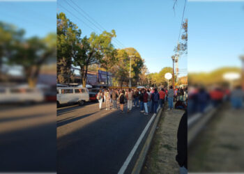 Encapuchados toman instalaciones de Prepa 5 de la UNAM