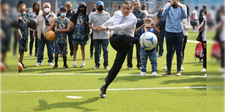 “Hoy entregamos a las y los vecinos del Centro de Coyoacán, un espacio de primera más: el deportivo ‘La Fragata’. Toda su infraestructura ha sido renovada, pedimos a los vecinos que nos ayuden a conservarla, ya que lo hicimos por y para ustedes: Giovani Gutiérrez Aguilar.