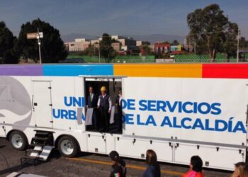 El Alcalde de Coyoacán, Giovani Gutiérrez, dio el banderazo de salida al nuevo tráiler para labores de servicios urbanos, toda una innovación a nivel nacional, porque hasta donde se sabe no existe otro sistema igual en el país.