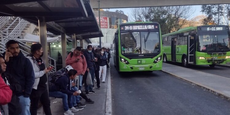 Claudia Sheinbaum tiene en ciernes otro posible conflicto en el transporte subsidiado que depende de su Gobierno. Cada vez hay más más quejas en las redes sociales sobre fallas en la Red de Transporte Público (RTP).