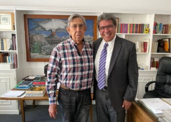 Ricardo Monreal, coordinador de los senadores de Morena, esta vez se reunió con Cuauhtémoc Cárdenas, el primer jefe de Gobierno electo en el DF, como parte de su plan de "reconciliación nacional".