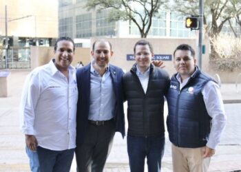 Resulta que el pomposamente llamado “diputado migrante” del Congreso de la Ciudad de México, Raúl Torres se encuentra de gira por la ciudad estadounidense de Dallas, en Texas. Acompaña a su dirigente nacional, Marko Cortés, para el arranque de los “Clubes de Acción Migrante”, en los que participa el autoexiliado excandidato presidencial Ricardo Anaya