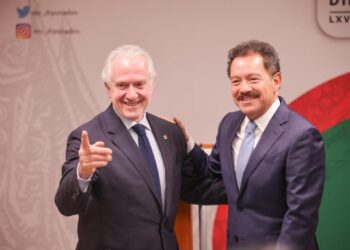 Otro montaje en la Cámara de Diputados, del que por supuesto no podía estar ajeno el maestro de la especialidad, el hoy encargado de la Coordinación General de Comunicación Social, Eduardo Arvizu.