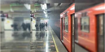Reportan presencia de humo, aglomeraciones y retrasos en L-9 del Metro
