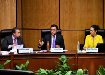 El próximo 7 de mayo, los habitantes de la Ciudad de México podrán votar de manera presencial y mediante sufragio electrónico para decidir qué obras quieren para 2023 y 2024 como parte del Presupuesto Participativo para las mil 836 colonias de la capital, el cual dispone de un monto total superior a los 3 mil 500 millones de pesos.