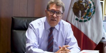 Ricardo Monreal anuncia su defensa a la Constitución sin omitir abusos que se han cometido tergiversando su uso