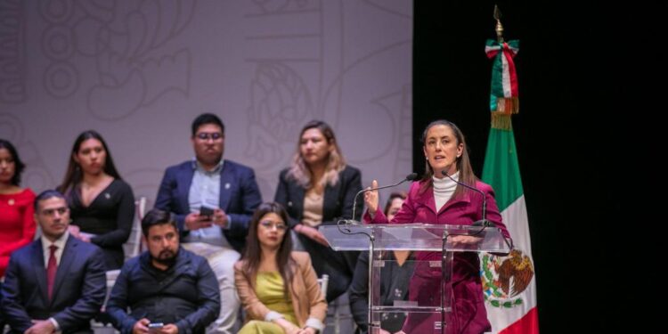 Al recordar lo que llamó fraude electoral de 2006, la jefa de Gobierno, Claudia Sheinbaum se refirió a éste como un lamentable episodio de traición a la patria, pero olvidó mencionar el robo electoral de 1988, sin el cual su trayectoria política sería impensable, lo mismo que la del hoy presidente Andrés Manuel López Obrador.