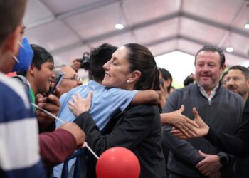 En cumplimiento de la instrucción presidencial de recuperar la Ciudad de México antes que reanudar a su campaña nacional, la jefa de Gobierno, Claudia Sheinbaum inició el miércoles una gira por las 16 Alcaldías de la capital para “escuchar a la ciudadanía”. 
