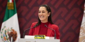 La aspirante presidencial Claudia Sheinbaum, expresó su beneplácito de la llamada “carta de unidad” que firmaron el martes 51 senadores de su partido, en la que se comprometen a aprobar a quien resulte el puntero de las encuestas que se realicen para la selección del candidato presidencial de Morena para 2024.