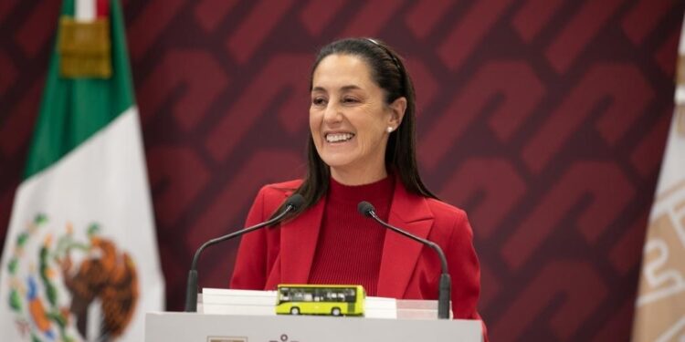 La aspirante presidencial Claudia Sheinbaum, expresó su beneplácito de la llamada “carta de unidad” que firmaron el martes 51 senadores de su partido, en la que se comprometen a aprobar a quien resulte el puntero de las encuestas que se realicen para la selección del candidato presidencial de Morena para 2024.