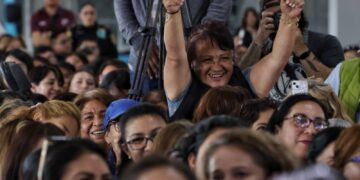 De acuerdo con el jefe de Gobierno, Martí Batres, la percepción de seguridad en las mujeres que transitan por la vía pública, tuvo un incremento del 101.4% en relación con el 2020, según datos de la Encuesta Nacional de Victimización y Percepción sobre Seguridad Pública (ENVIPE). FOTO: GCDMX