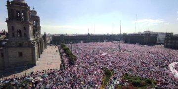 Al menos dos personas que han trabajado cerca de la jefa de Gobierno, Claudia Sheinbaum, cuentan que acaso la principal razón por la que dejaron de laborar con “la doctora” –como suelen llamarle–, es por su actitud “soberbia”. Esa es la fama que también tiene con los “reporteros de la fuente”, aunque por supuesto no se lo dicen.