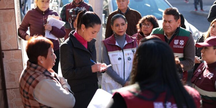 Como se lo instruyó el presidente Andrés Manuel López Obrador hace algunas semanas, la jefa de Gobierno, Claudia Sheinbaum, inició una gira por las 16 alcaldías de la capital, en un intento por rescatar la aceptación de la ciudadanía, la cual ha quedado muy mermada principalmente por la percepción de que se alejó de sus obligaciones por andar de virtual campaña presidencial por todo el país.
