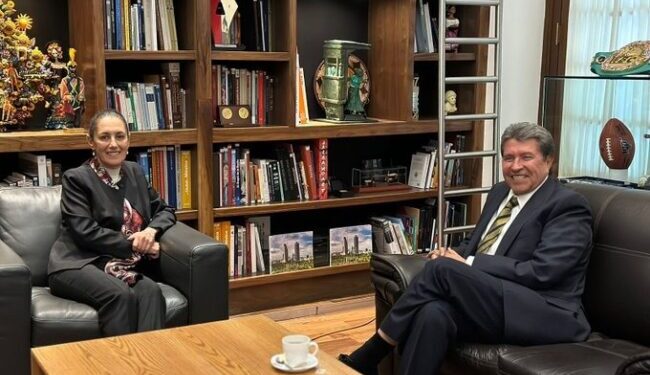 Dice Sheinbaum que no hubo "acuerdos concretos" tras reunión con Monreal