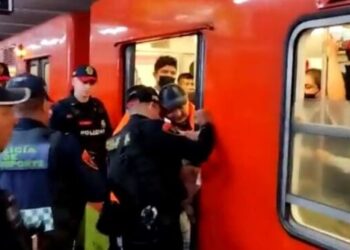 Usuario sufre amputación del dedo en las puertas del Metro