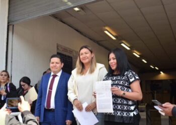 Presenta Morena ¡ooootra! denuncia contra Sandra Cuevas