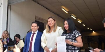 Presenta Morena ¡ooootra! denuncia contra Sandra Cuevas