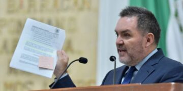 Solicita Döring a FGR indagar miles de firmas falsas para revocación de AMLO