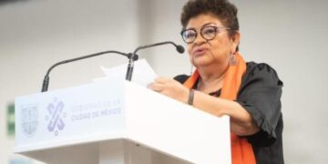 A los 50 años de edad, la Fiscal de la Ciudad de México Ernestina Godoy plagió a dos autores para elaborar y presentar su tesis de licenciatura, de acuerdo con una investigación de Guillermo Sheridán, difundida este viernes por el diario digital Latinus. FOTO: FGJCDMX