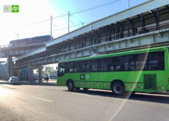 Chofer de unidad RTP se durmió y choca en Avenida Tláhuac