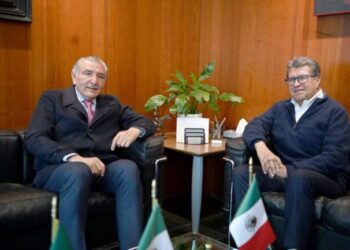 Ricardo Monreal y Adán Augusto López Hernández sostienen conversación franca y respetuosa