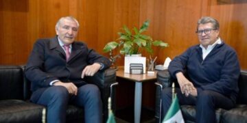 Ricardo Monreal y Adán Augusto López Hernández sostienen conversación franca y respetuosa