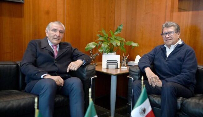 Ricardo Monreal y Adán Augusto López Hernández sostienen conversación franca y respetuosa