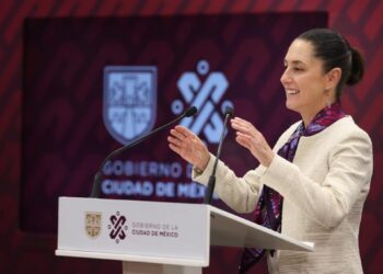 La jefa de Gobierno de la Ciudad de México, Claudia Sheinbaum, alertó que durante los próximos tres meses la región centro del país y específicamente la zona metropolitana del valle de México tendrán una sequía prolongada debido a que el Sistema Cutzamala recibirá aproximadamente 24 por ciento menos de agua que hace cuatro años.