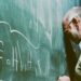 Cómo destruir la vida de un profesor y perjudicar a su institución