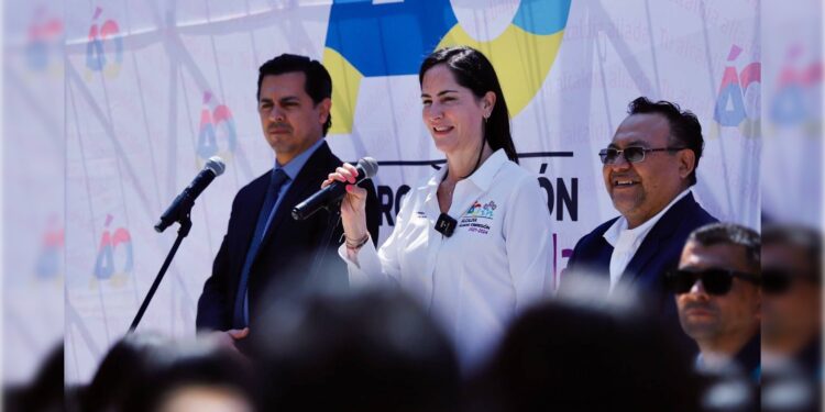 Tras reiterar su compromiso de garantizar la seguridad para toda la alcaldía y de manera muy especial, en las escuelas, la alcaldesa Lía Limón, encabezó en la secundaria 279 “John Dewey” una plática más de la estrategia “Blindamos con prevención tu escuela”, la cual forma parte del programa Blindar ÁO.