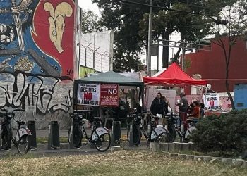 Vaya que el subsecretario de Gobierno de la CDMX, Fadlala Akabani es todo un chivo en cristalería. Por su prepotencia y actitud de confrontación le ha atizado y ya escaló un conflicto social y político en Azcapotzalco. FOTO: CDMX MAGACÍN